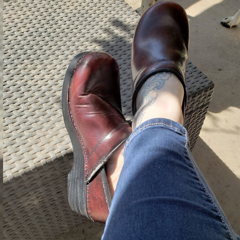 Dankso Cranberry Professional Clogs